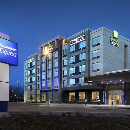 Holiday Inn Express - Red Deer North By Ihg Ngoại thất bức ảnh