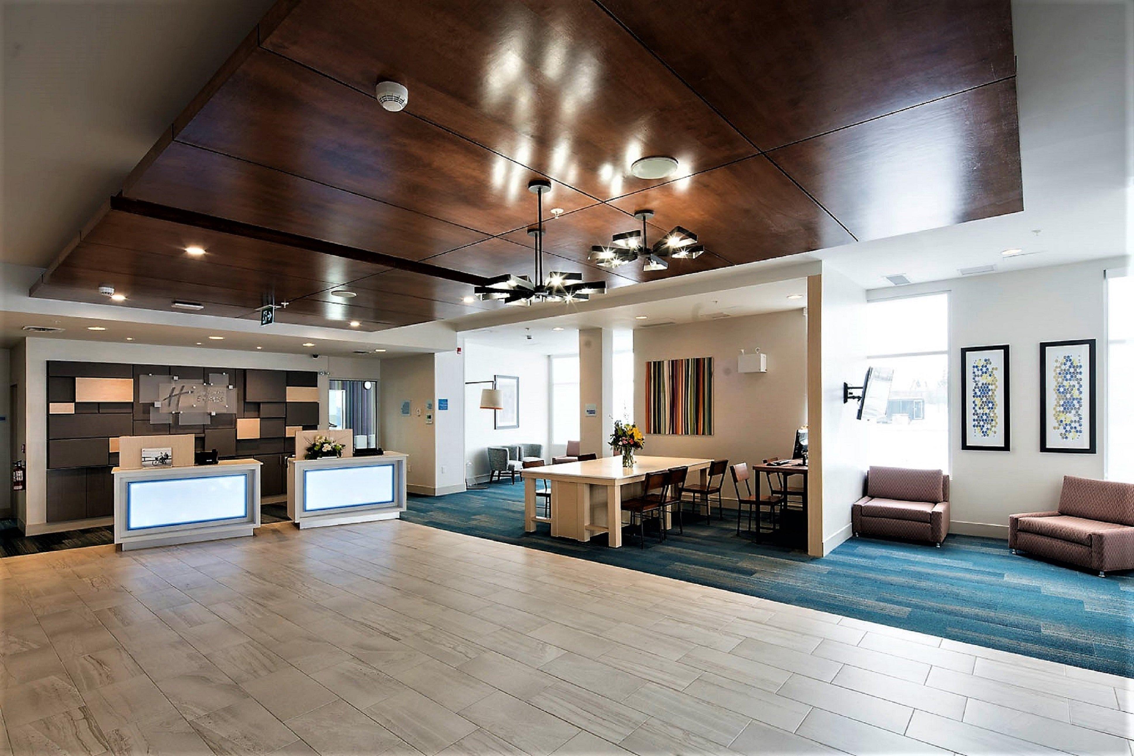 Holiday Inn Express - Red Deer North By Ihg Ngoại thất bức ảnh